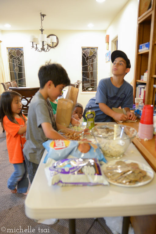 Decorations schmecorations. No need to make up a cute little head table with boys, just throw out an assortment of sweet and salty snacks and all are happy campers. Totally digging this boy party thing.