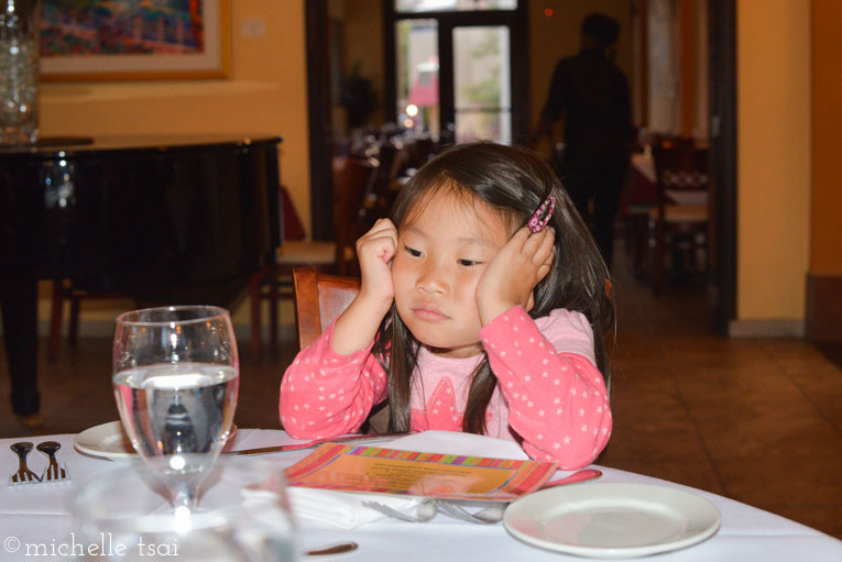 Daddy took us to a fancy Italian restaurant for dinner. Places with real tablecloths and water served in glassware make me nervous when dining with our young 'uns.